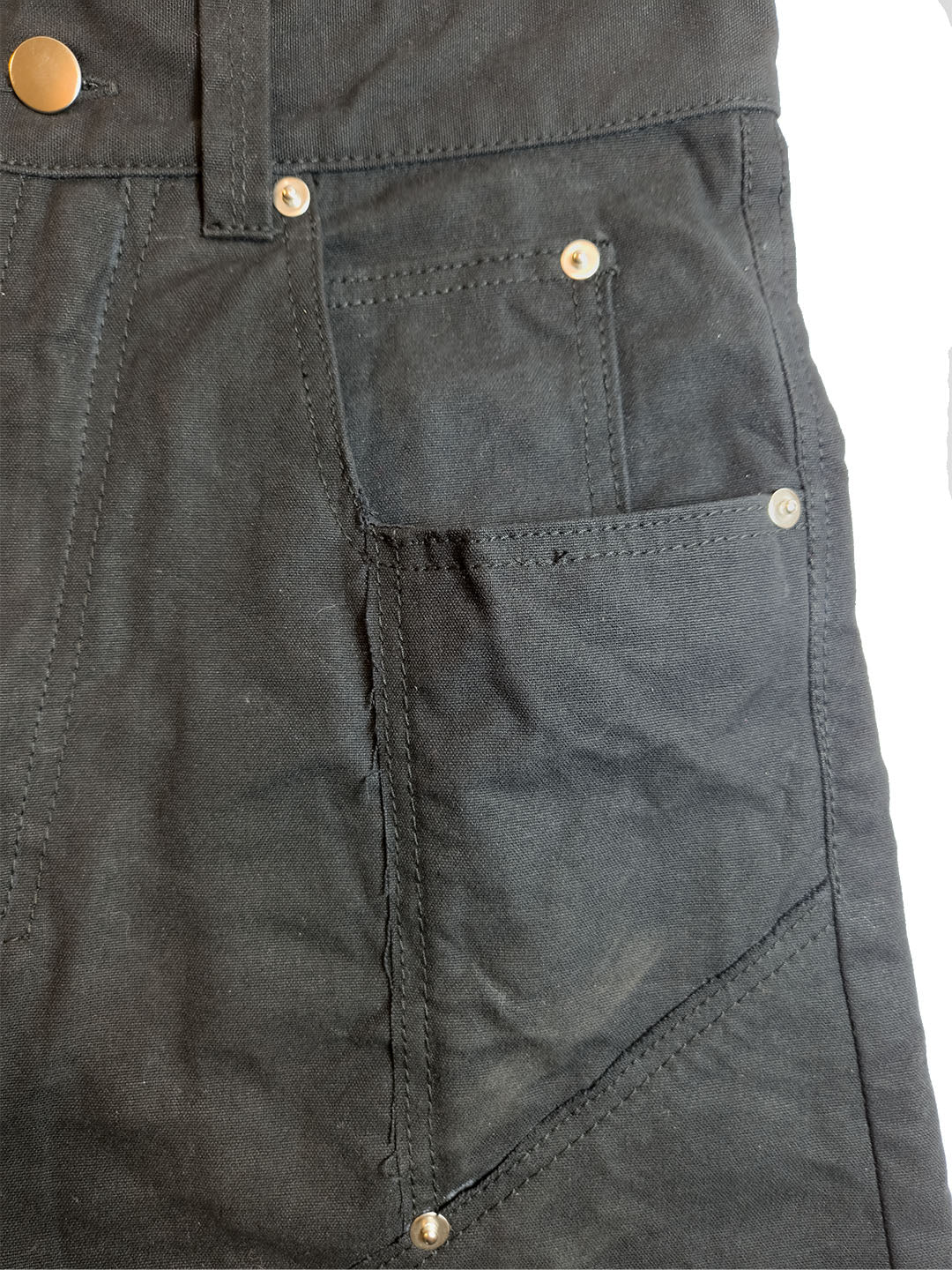 PIERCING WAXED CANVAS SHORTS